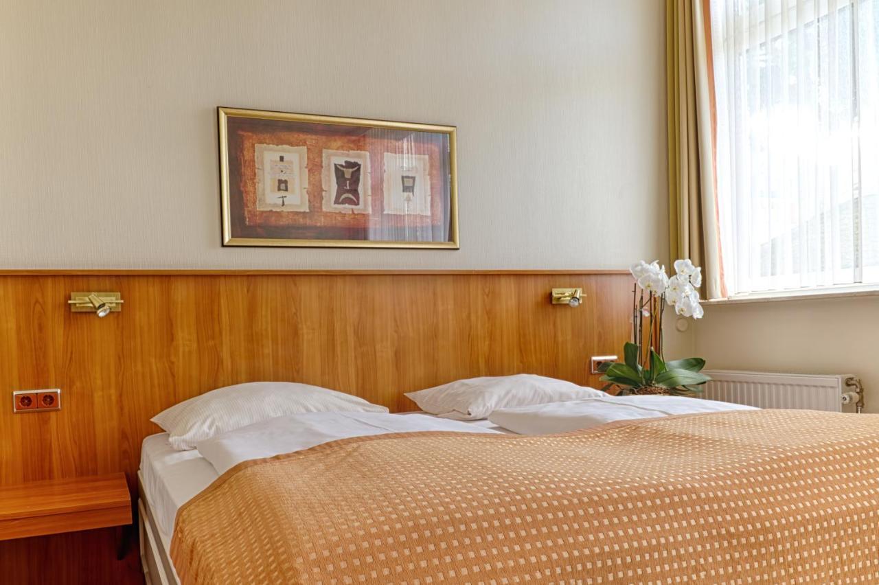 Traveller Hotel Lubeck Exterior photo