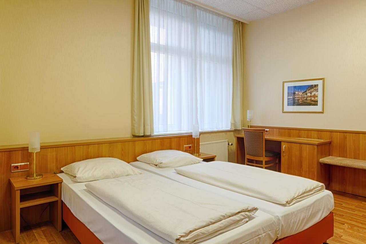 Traveller Hotel Lubeck Exterior photo