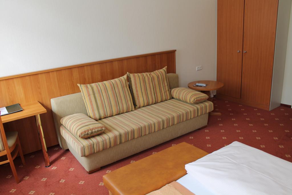 Traveller Hotel Lubeck Room photo